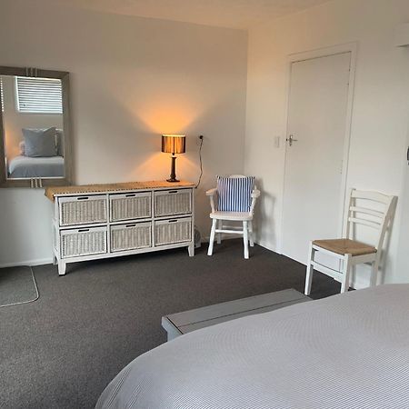 Beach Front Apartment Ohope Екстер'єр фото