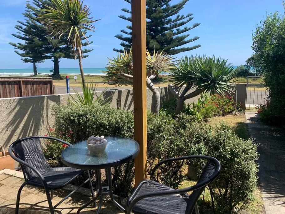 Beach Front Apartment Ohope Екстер'єр фото