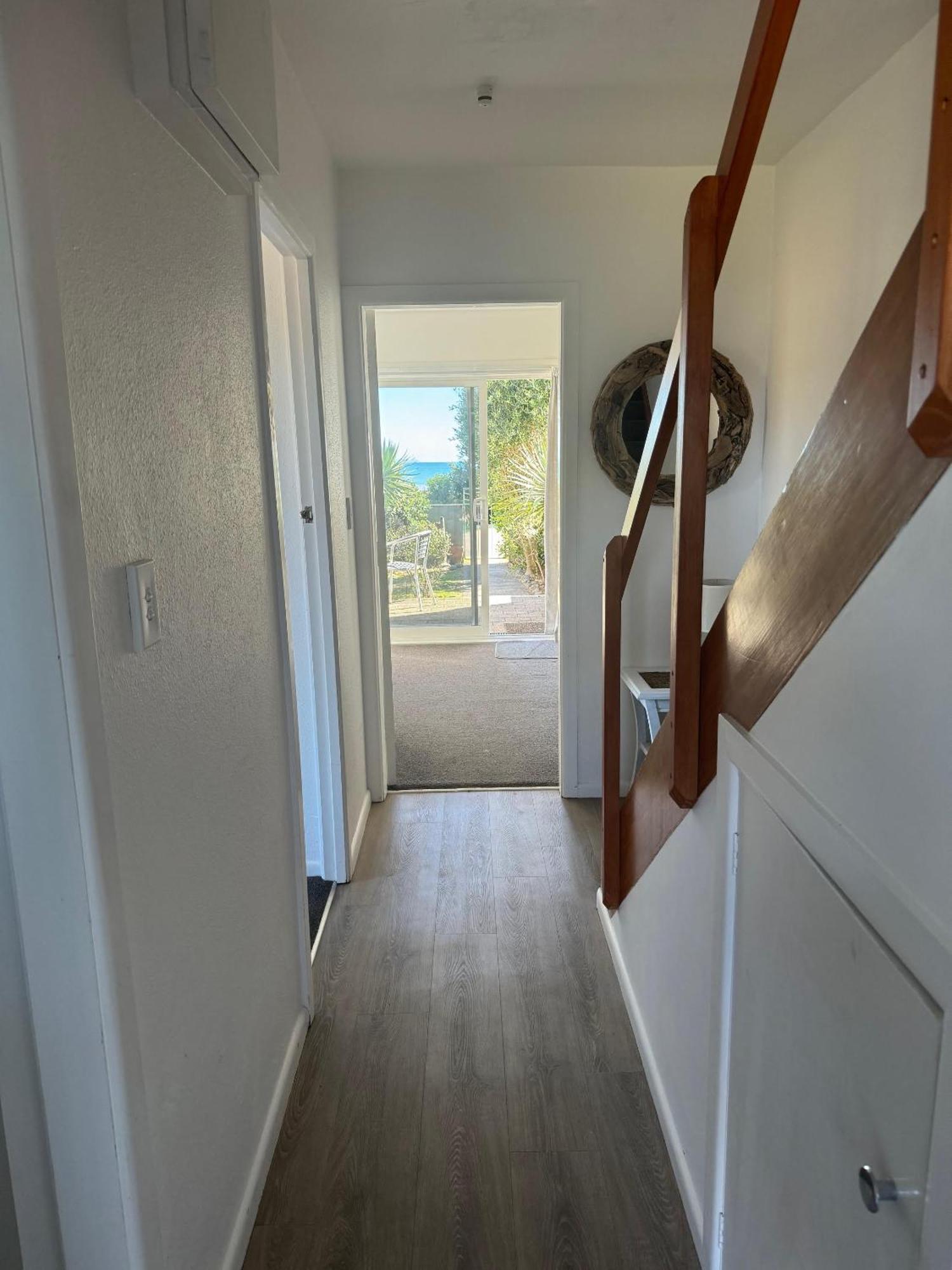 Beach Front Apartment Ohope Екстер'єр фото