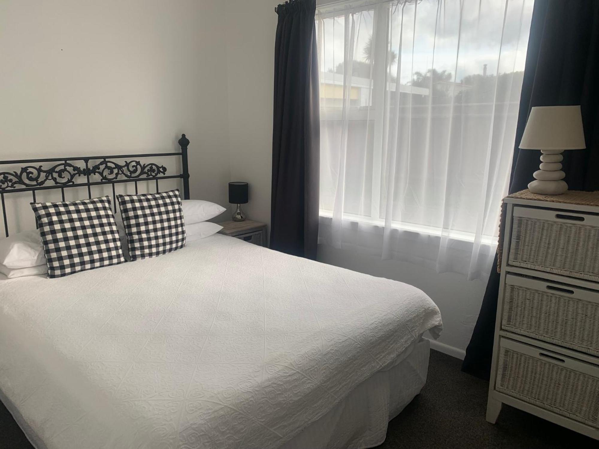 Beach Front Apartment Ohope Екстер'єр фото